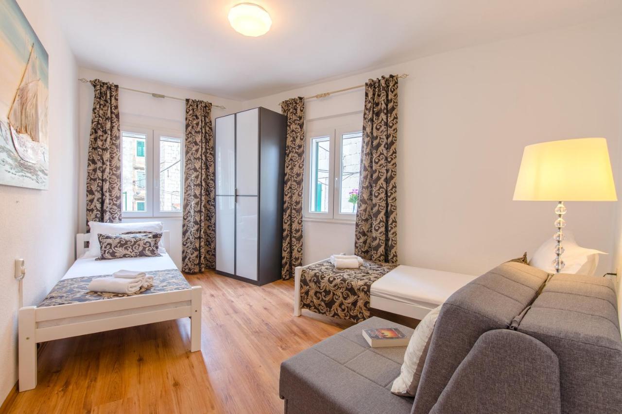 Apartment Vijoleta In City Centre สปลิท ภายนอก รูปภาพ