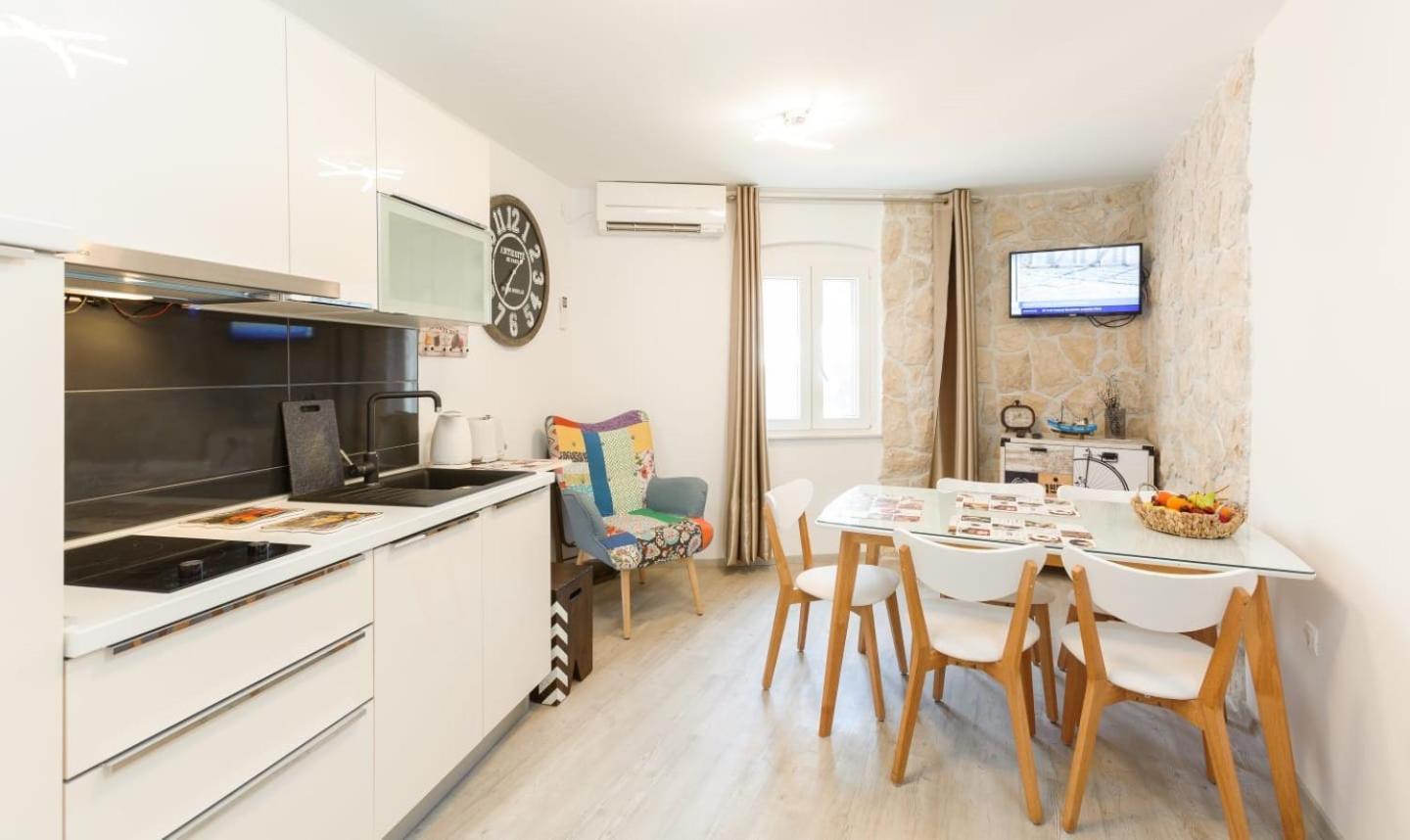 Apartment Vijoleta In City Centre สปลิท ภายนอก รูปภาพ